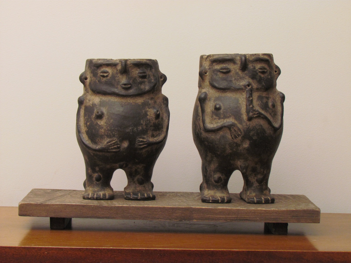 Vasija WEKÜ hombre y mujer